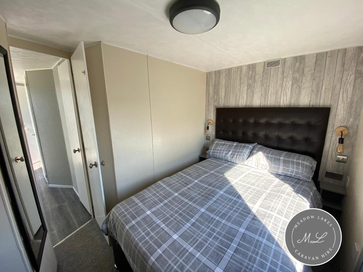 Meadow Lakes 22 - Golden Palm, Pet Friendly, Wifi, Bed Linen - Meadow Lakes Caravan & Lodge Hire سكيغنيس المظهر الخارجي الصورة