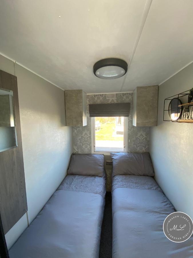 Meadow Lakes 22 - Golden Palm, Pet Friendly, Wifi, Bed Linen - Meadow Lakes Caravan & Lodge Hire سكيغنيس المظهر الخارجي الصورة